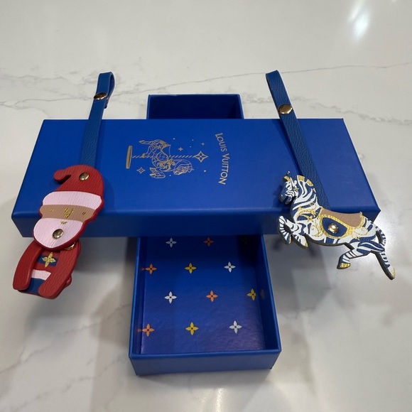 Louis Vuitton Blue Box with Christmas  Leather charms - Picture 1 of 4